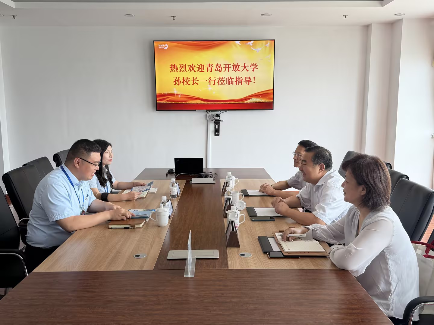 青岛开放大学孙明明校长一行莅临威廉希尔williamhill交流座谈