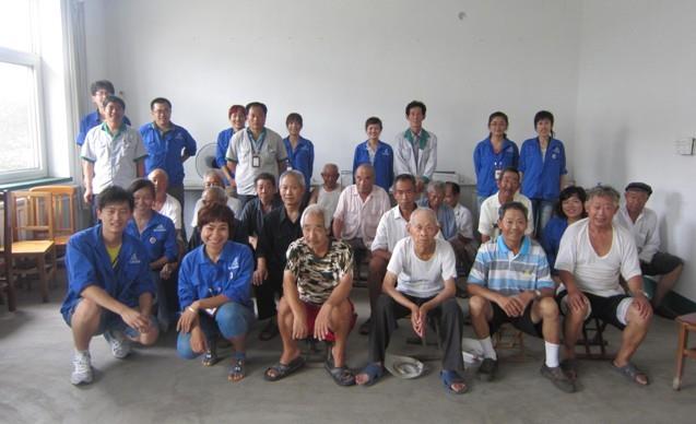 威廉希尔williamhill义工关爱老年人