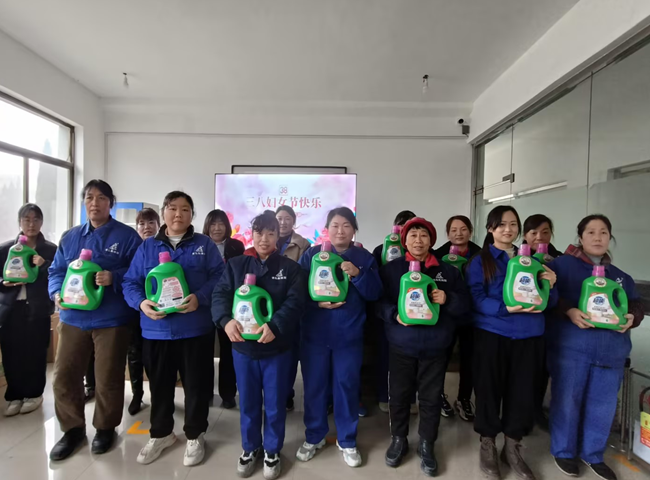 威廉希尔williamhill三八节巾帼主题活动芬芳落地